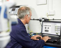 Lasertrace: software de comando para máquinas de rastreabilidade Gravotech